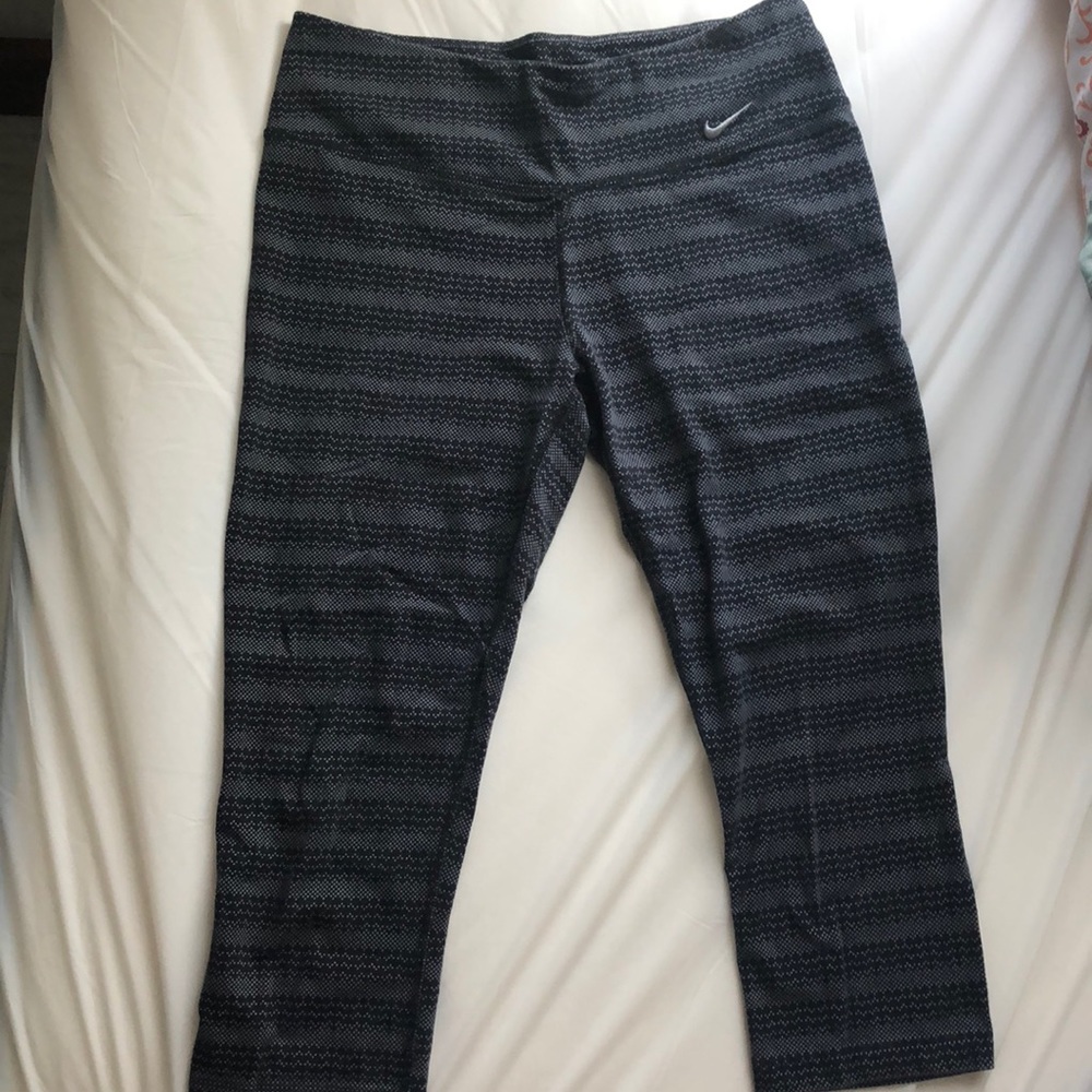 Nike cropped leggings